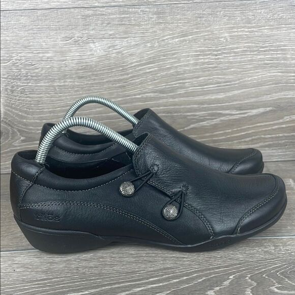 Taos Encore Women’s Sz 10/EU 41 Black Leather Slip On Hook & Loop Comfort Loafer - Picture 1 of 10